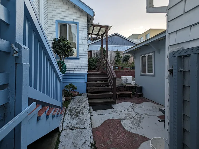 364 Oriente St — Photo 8