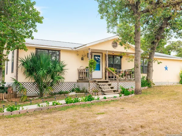 176 Deep Woods Drive, Seguin, TX 78155