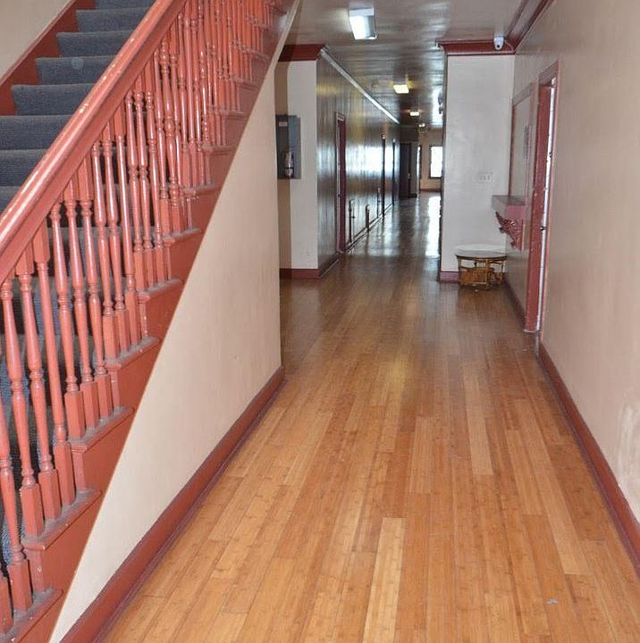 1st image of 916 S Lake St APT 202