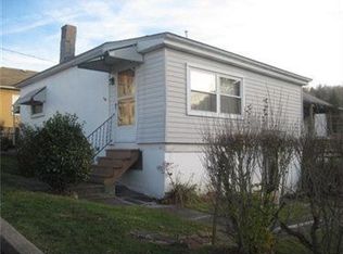 1001 Howell St, Vandergrift, PA 15690