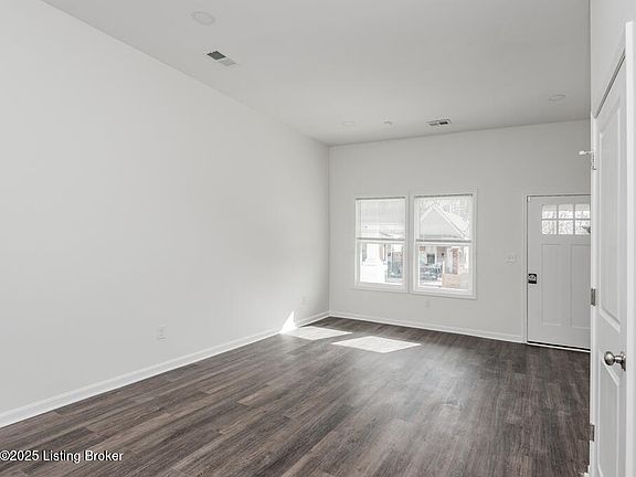 4th image of 206 N 26th St