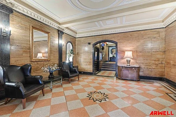 Rented by Arwell Realty | media 18