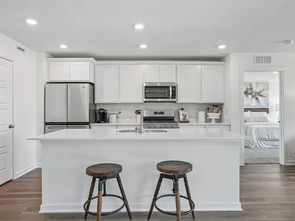 762A Concord Cir, Burlington, WI 53105