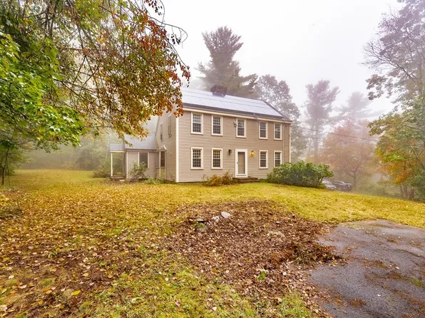 22 Pomeroy Rd, Montgomery, MA 01085