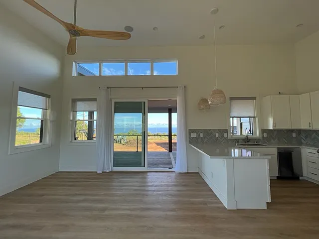 2 bed, 960 sqft, $4,200 — Photo 4