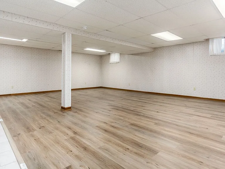 100 E Dublin Granville Rd #1 — Photo 22