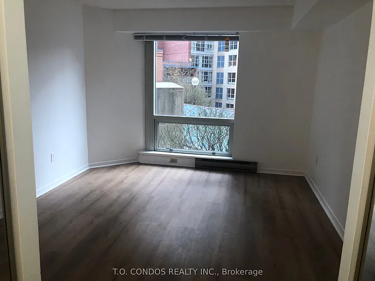 1001 Bay St #404 — Photo 16
