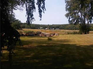 90 Fairhaven Rd, Niantic, CT 06357