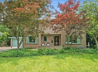 2718 S Twyckenham Dr, South Bend, IN 46614