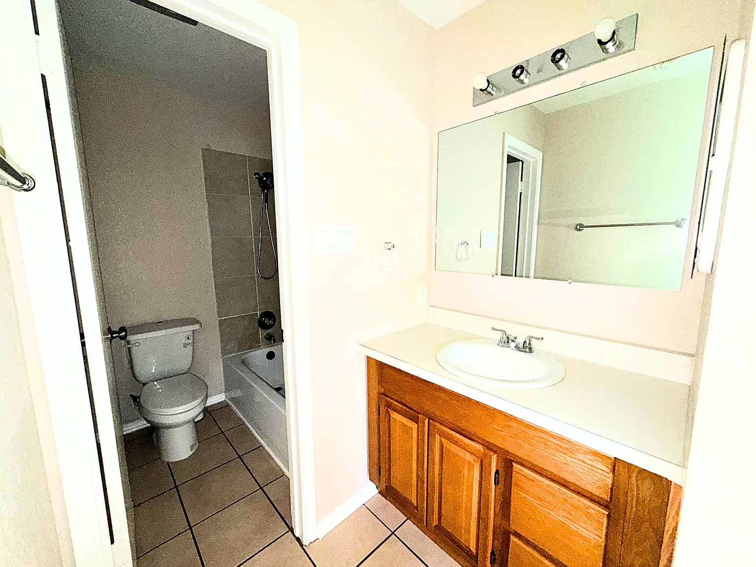 2 bed, 924 sqft, $1,400 — Photo 4