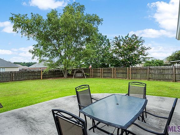 5th image of 36008 Wilmington Ave