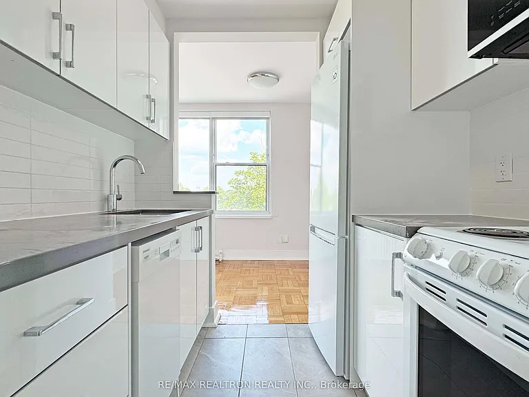 1545 Bathurst St #308 — Photo 4