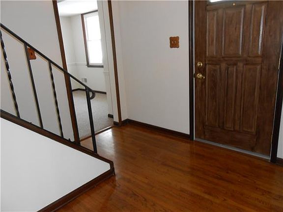 Hardwood Foyer