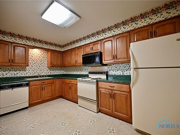 3rd image of 5615 Baronswood Cir APT 103