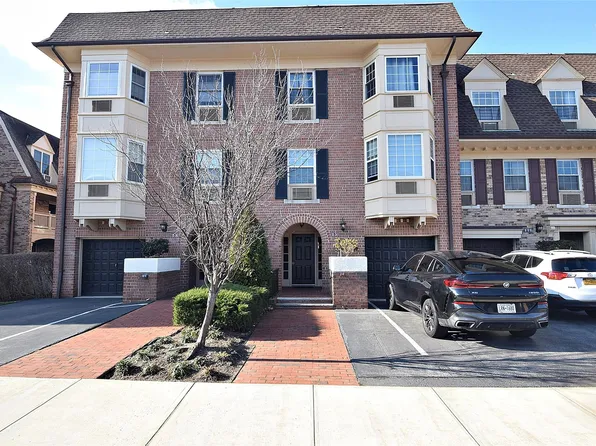 12-34 ESTATES LANE #48 L, Bayside, NY 11360