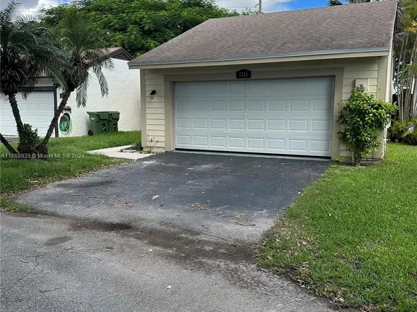 1316 N Quetzal Ct, Homestead, FL 33035