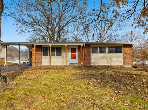1923 Nashua Dr, Saint Louis, MO 63136