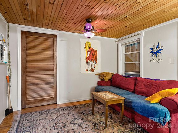 5th image of 101 Mountain St