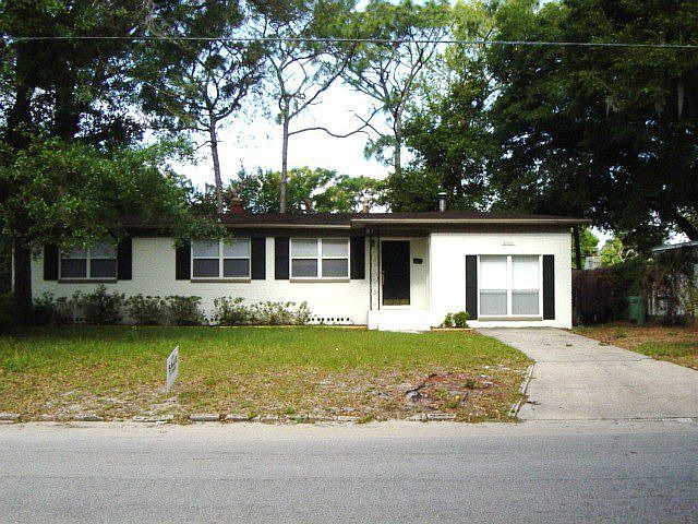 1st image of 3002 Red Oak Dr