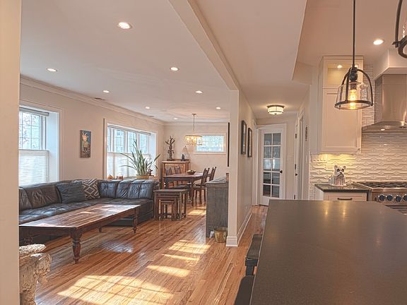 2nd image of 4308 W Cornelia Ave #2