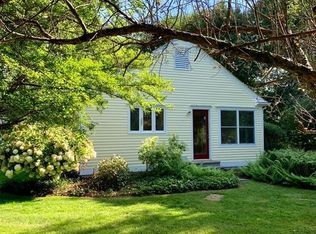 34 Dana Pl, Amherst, MA 01002