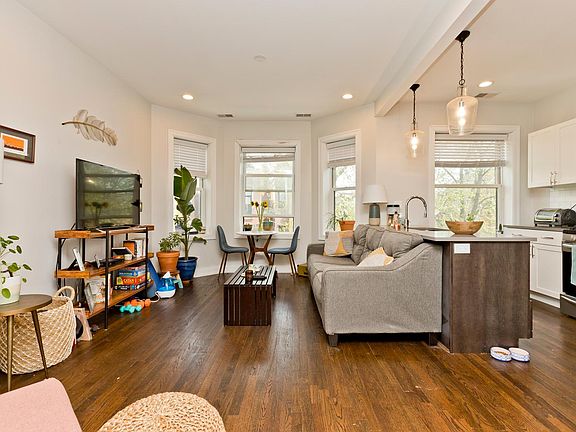 5th image of 856 N Hermitage Ave #3DF