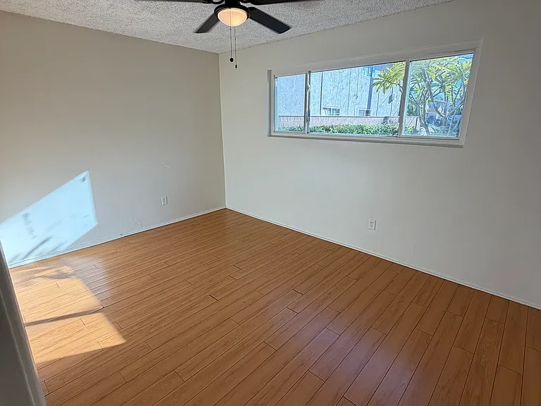 925 Carob Way #5 — Photo 5