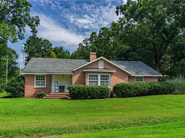 1512 Gregory St, Hurtsboro, AL 36860