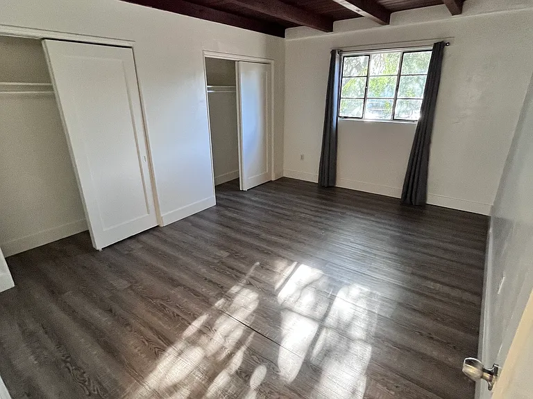 15-33 N Longfellow Ave #19 — Photo 17