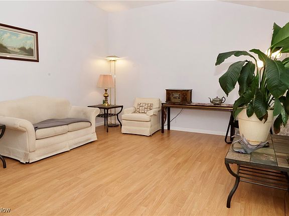 5th image of 25362 Tyndall Falls Dr