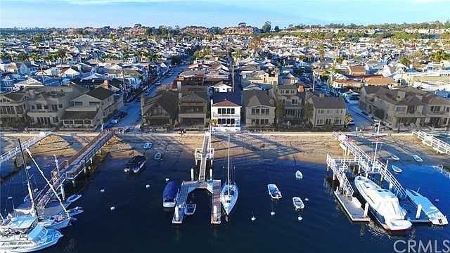 Aerial view of 1004 South Bayfront also showing shared dock
