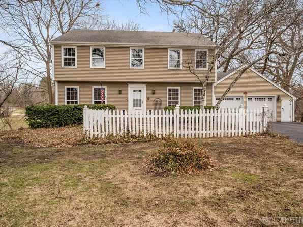 38W512 E Mary Ln, Saint Charles, IL 60175