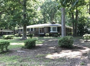 6131 Davidson Dr, Matthews, NC 28104