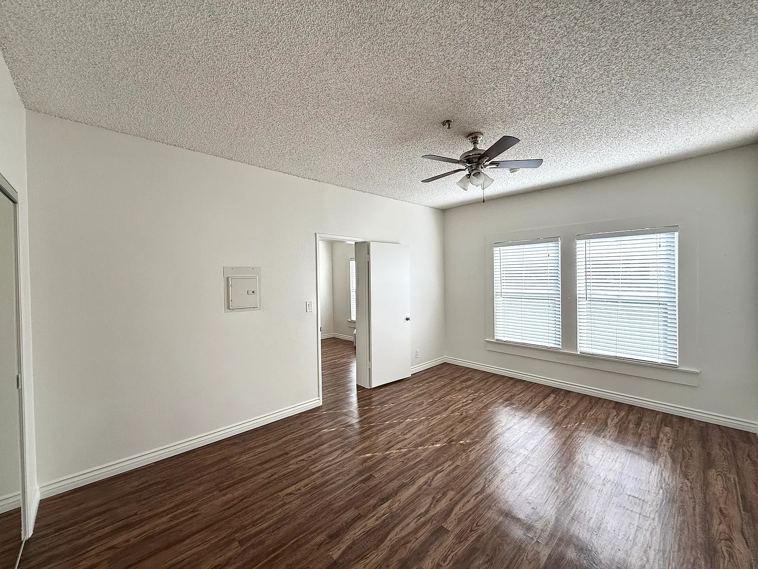 Marengo Apartments — Photo 2
