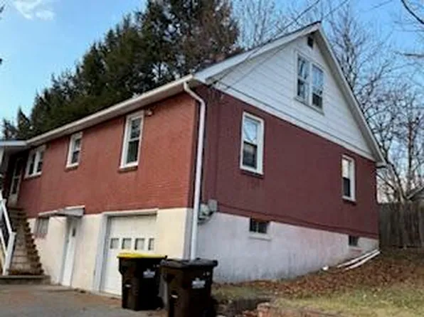 4442 Crescent St, Stroudsburg, PA 18360