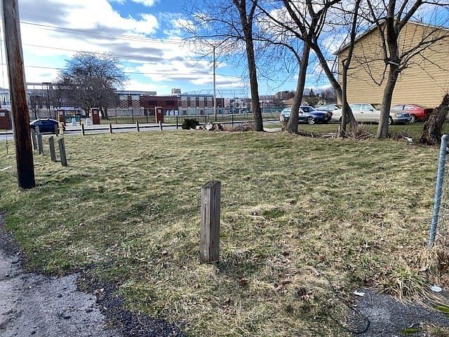 2nd image of 170 Epworth St