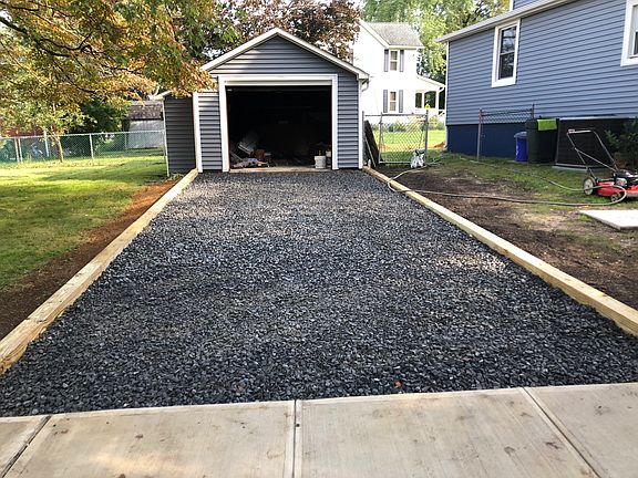 4th image of 41 Manalapan Ave