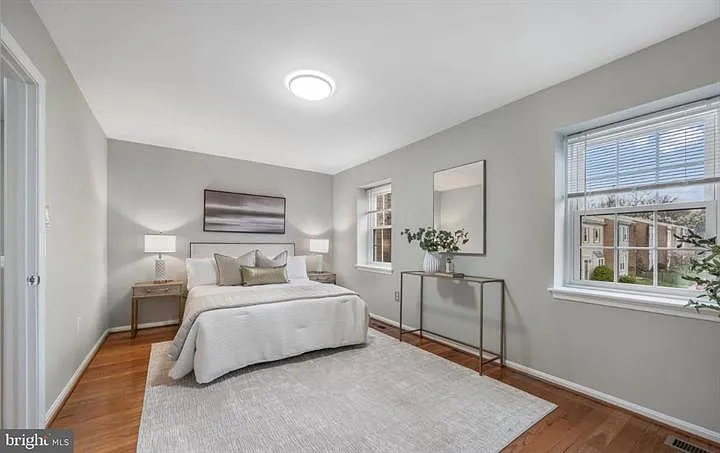 5822 Burke Manor Ct — Photo 5