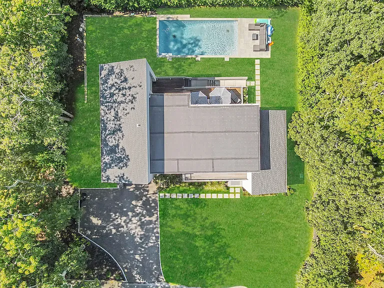 17 Milton Ave — Photo 42
