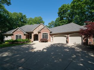 6405 E Bay Ln, Richland, MI