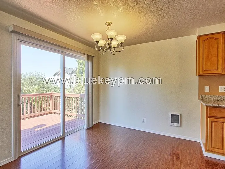 3300 Kauffman Ave #21 — Photo 3