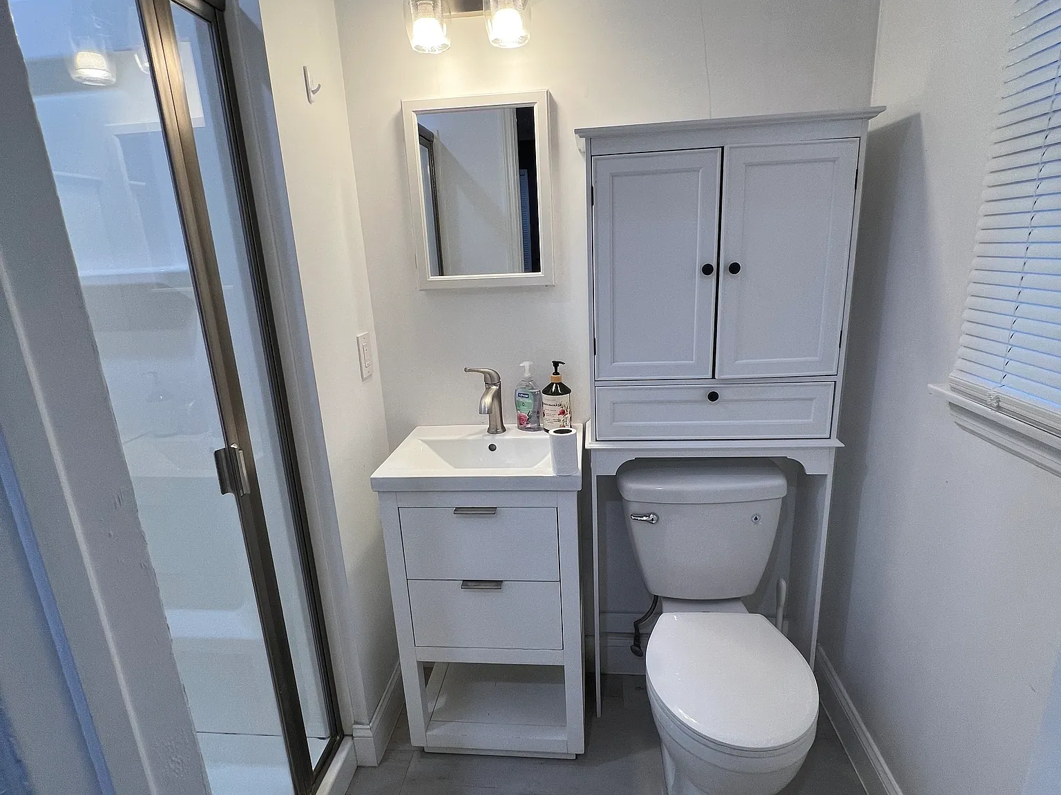 4 bed, 1422 sqft, $4,200 — Photo 3