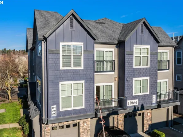 10651 NE Red Wing Way #201, Hillsboro, OR 97006