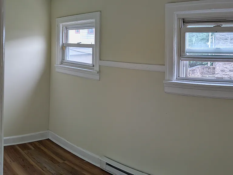 518 E Ashmead St — Photo 8