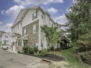3 Carrington Pl, Clifton, NJ 07013