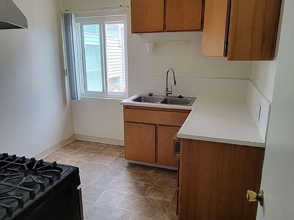 5th image of 11611 Darlington Ave APT 8