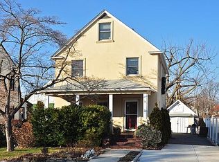 9 Breuer Ave, Great Neck, NY 11023