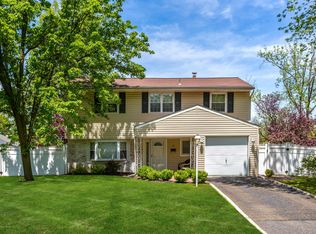 17 Sylvia Ter, Middletown, NJ 07748