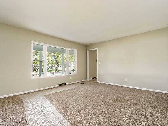 4th image of 1887 Northcliff Dr