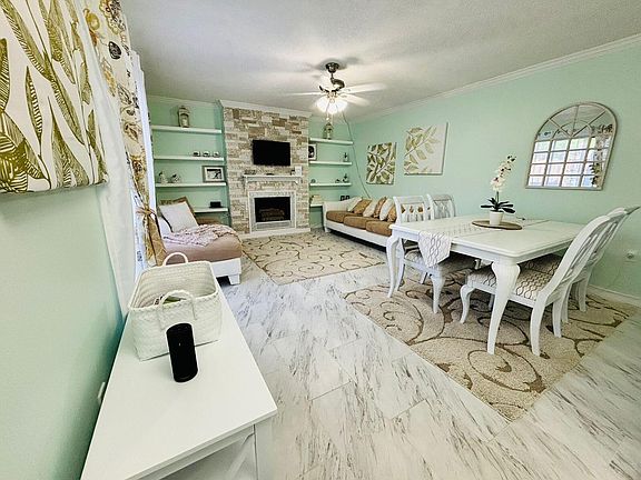 5th image of 3259 Gardens East Drive #A